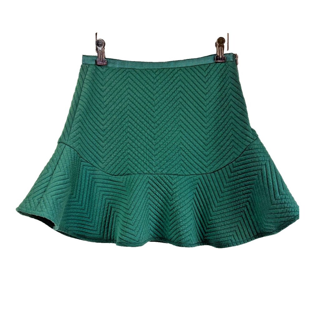 Line & Dot Green Quilted Flounce Mini Skirt Sz XS Textured Chevron Ruffle Hem
